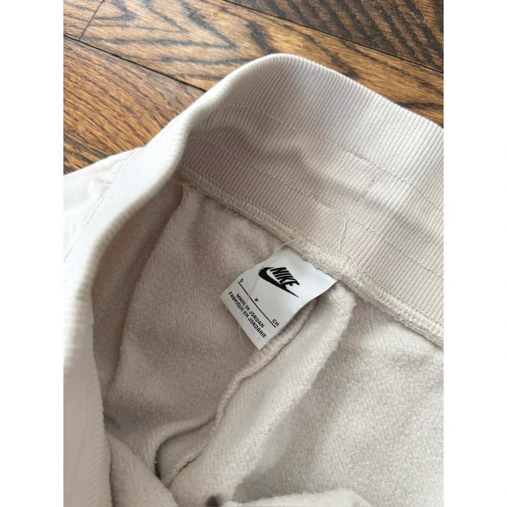 Nike Comfort Swoosh Embroidered Logo Cream‎ White Sweatpants - Size Small